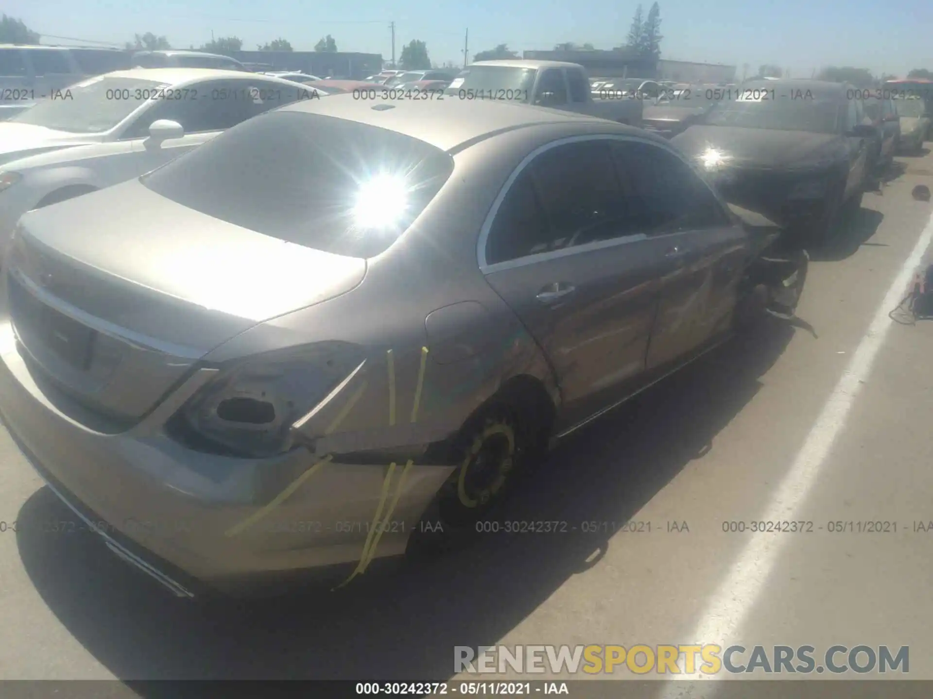 4 Photograph of a damaged car WDDWF8DB8LR561197 MERCEDES-BENZ C-CLASS 2020