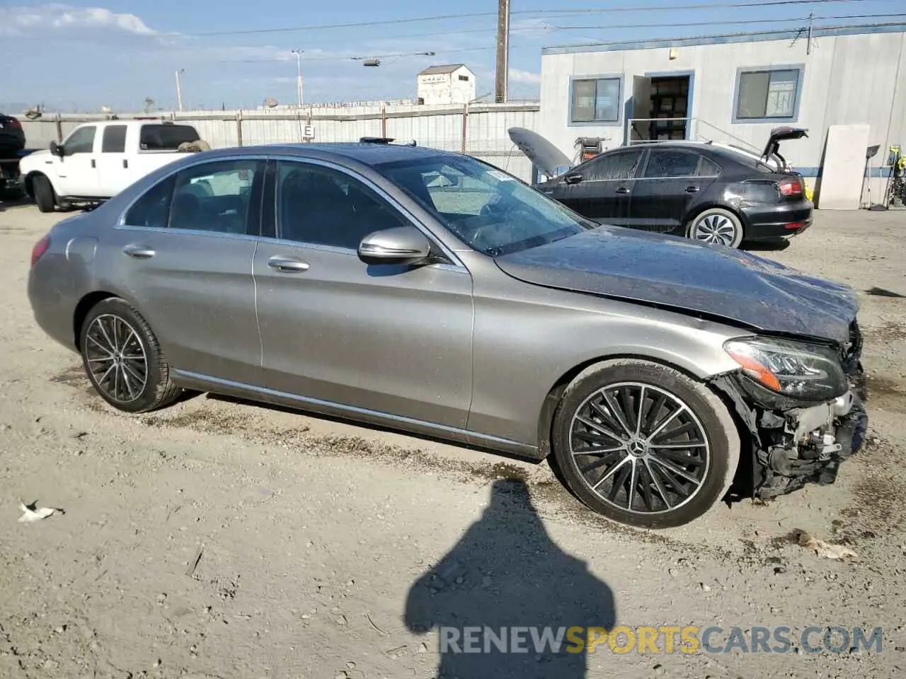 4 Photograph of a damaged car WDDWF8DBXLR539699 MERCEDES-BENZ C-CLASS 2020