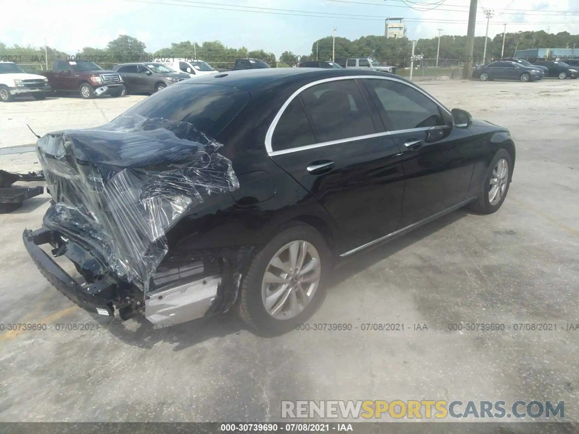 4 Photograph of a damaged car WDDWF8EB5LR558935 MERCEDES-BENZ C-CLASS 2020