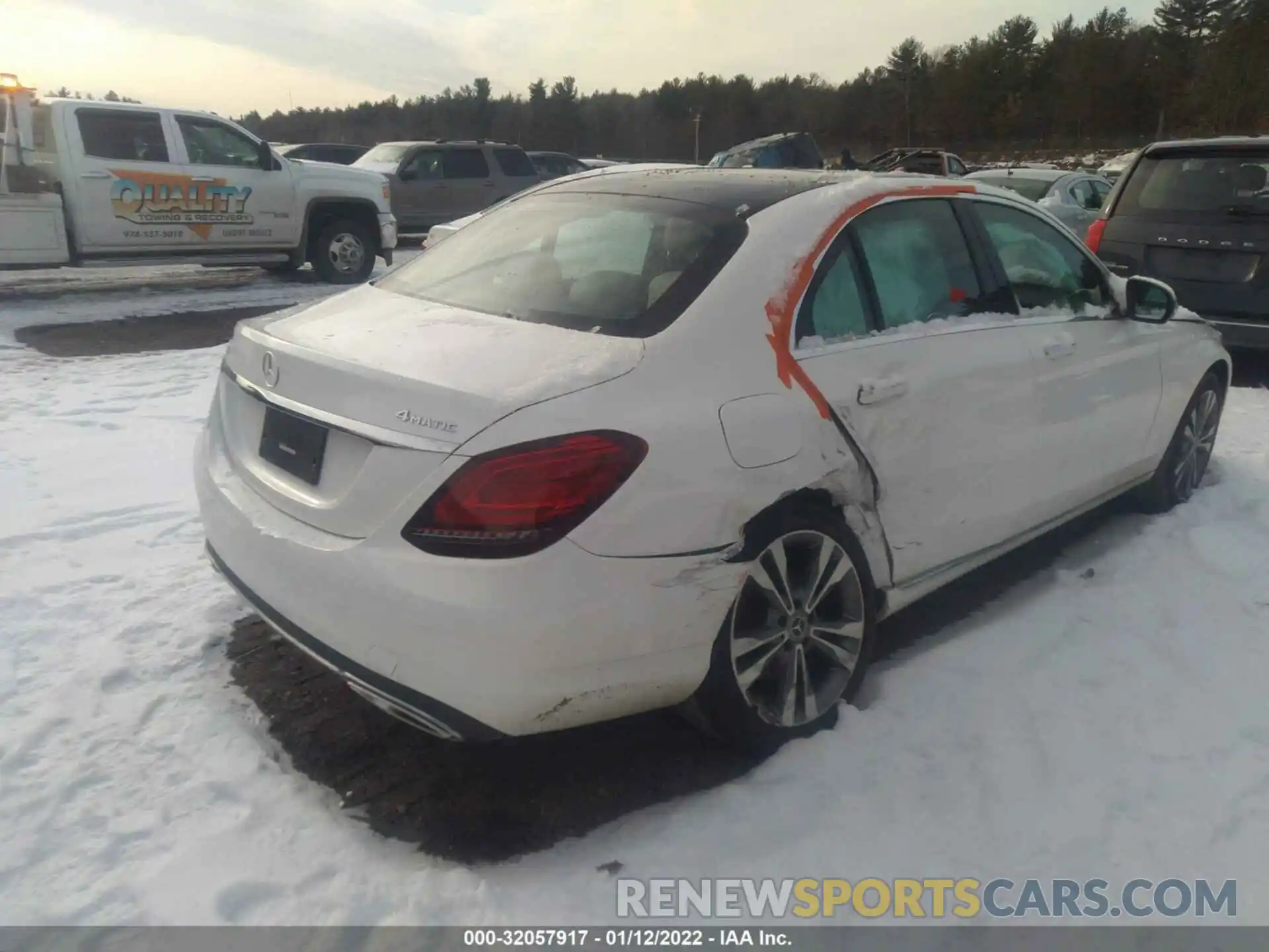 4 Photograph of a damaged car WDDWF8EB6LR551198 MERCEDES-BENZ C-CLASS 2020