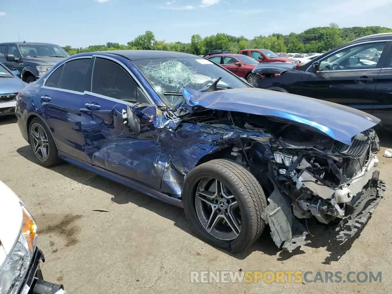 4 Photograph of a damaged car WDDWF8EB8LR527159 MERCEDES-BENZ C-CLASS 2020