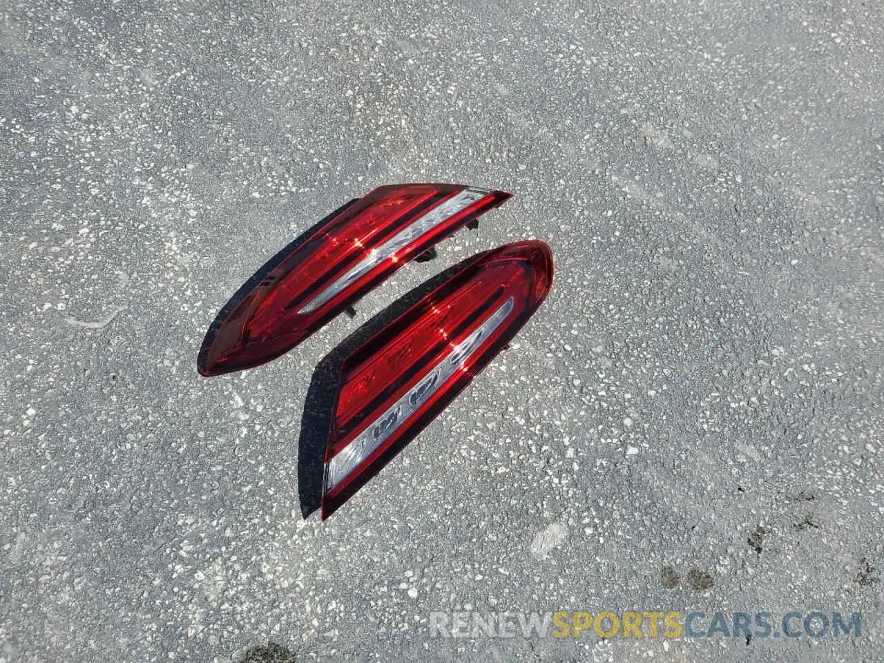12 Photograph of a damaged car WDDWJ8HB1LF979739 MERCEDES-BENZ C-CLASS 2020