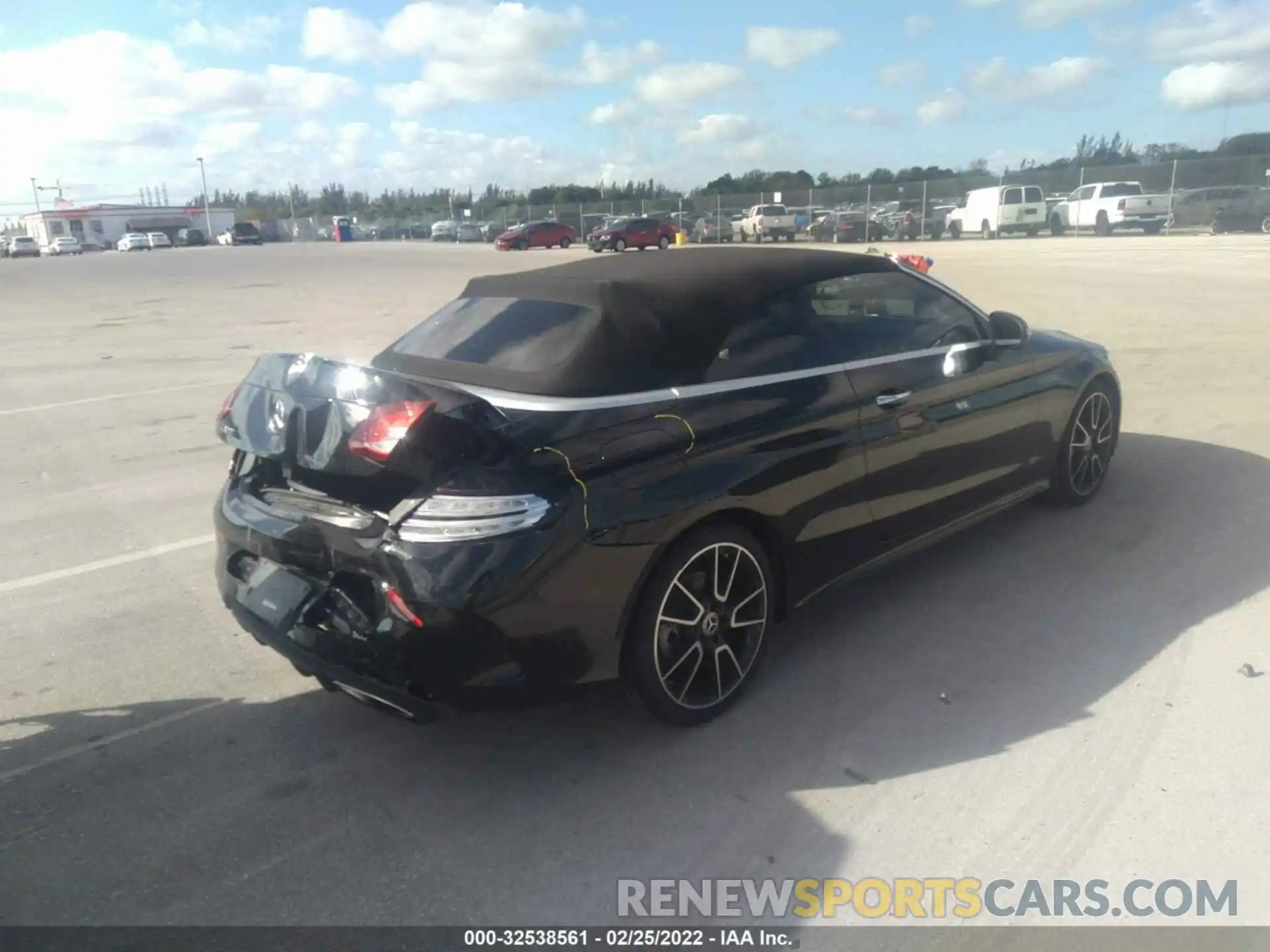 4 Photograph of a damaged car WDDWK8DB1LF942886 MERCEDES-BENZ C-CLASS 2020