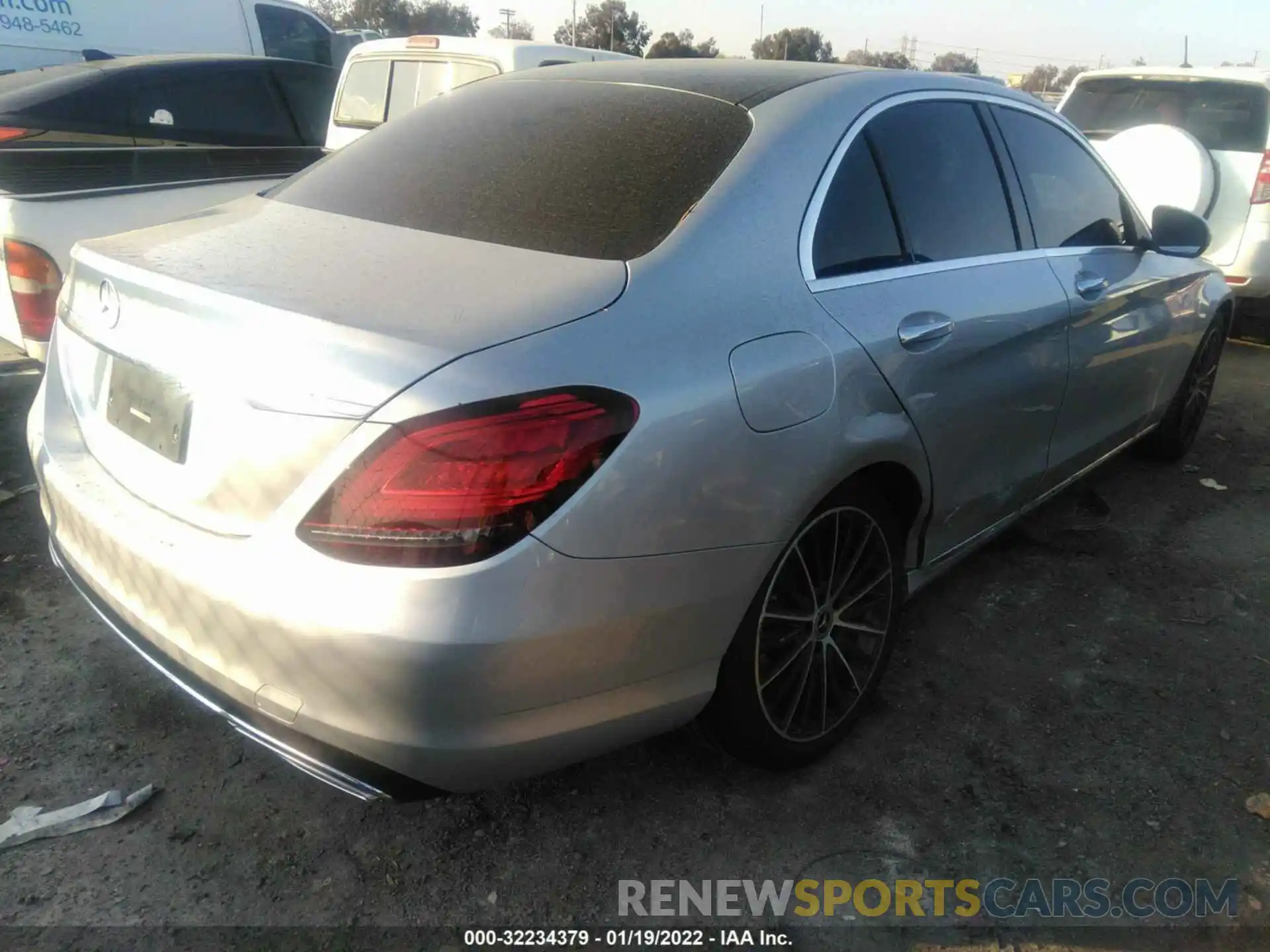 4 Photograph of a damaged car W1KWF8DB2MR643976 MERCEDES-BENZ C-CLASS 2021