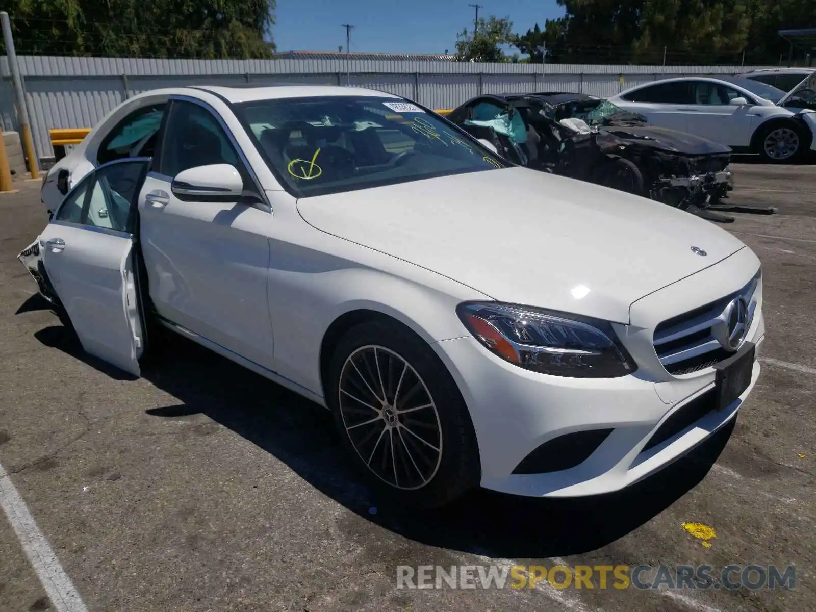 1 Photograph of a damaged car W1KWF8DB5MR610065 MERCEDES-BENZ C-CLASS 2021