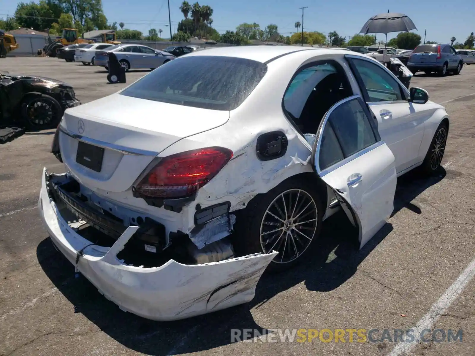 4 Photograph of a damaged car W1KWF8DB5MR610065 MERCEDES-BENZ C-CLASS 2021