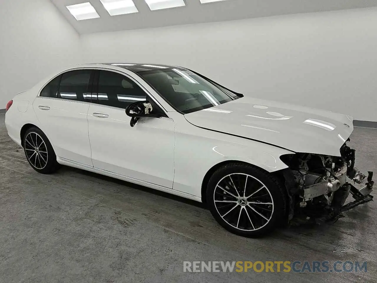4 Photograph of a damaged car W1KWF8DB7MR605823 MERCEDES-BENZ C-CLASS 2021