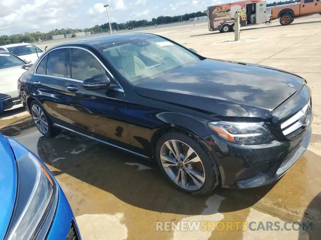 4 Photograph of a damaged car W1KWF8DBXMR611633 MERCEDES-BENZ C-CLASS 2021