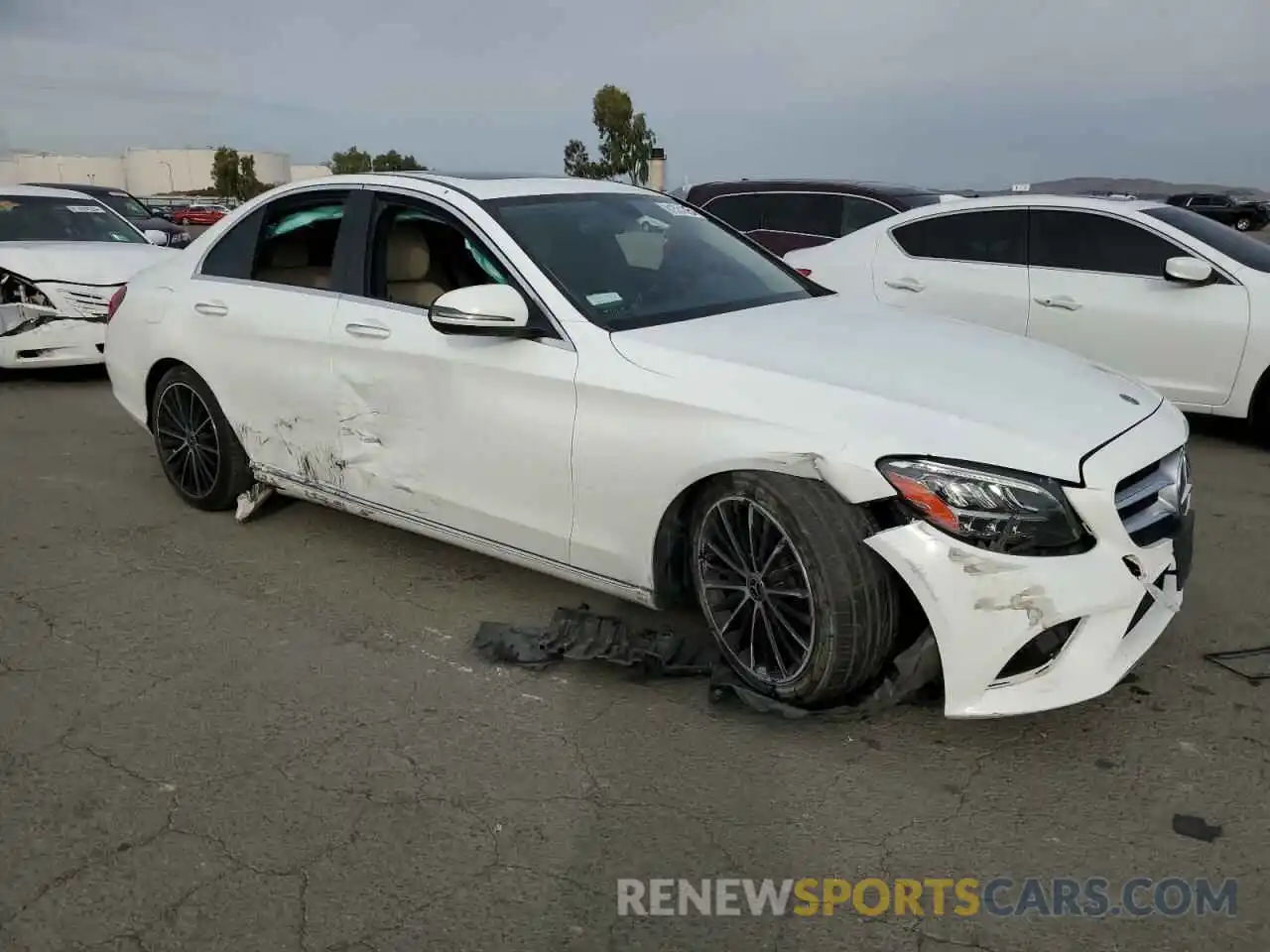 4 Photograph of a damaged car W1KWF8DBXMR632580 MERCEDES-BENZ C-CLASS 2021