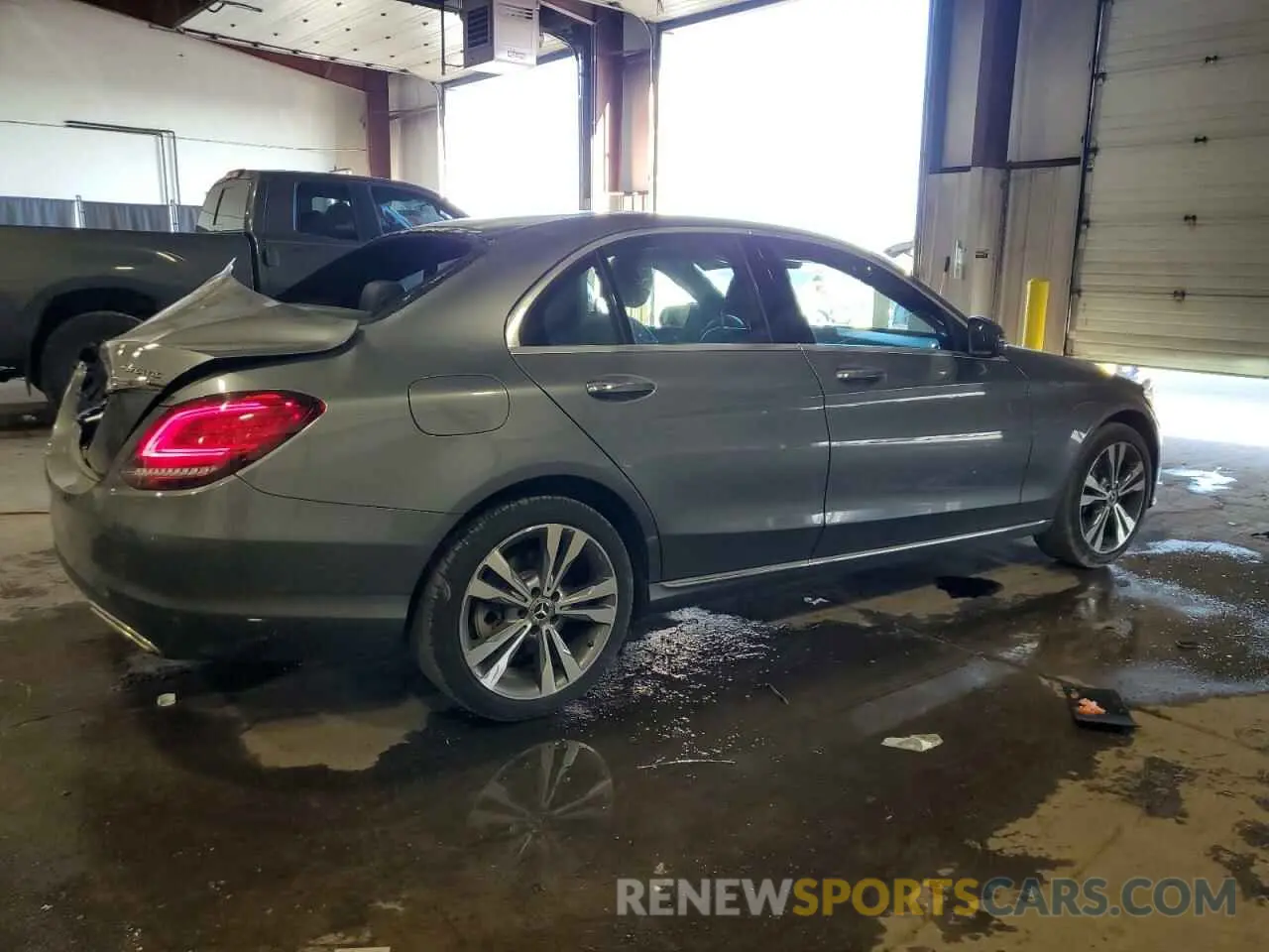 3 Photograph of a damaged car W1KWF8EB2MR639506 MERCEDES-BENZ C-CLASS 2021