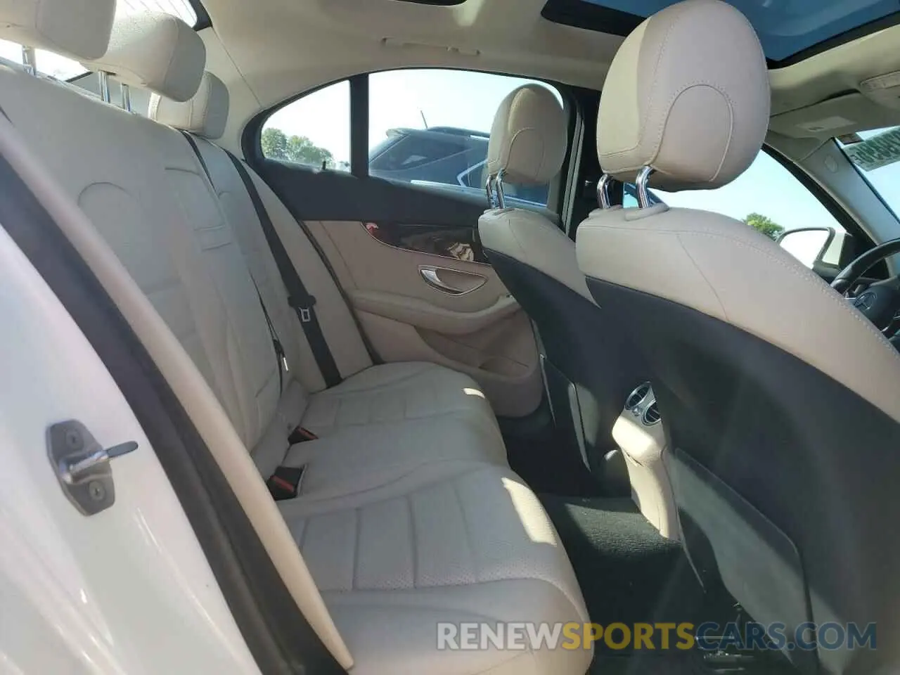 10 Photograph of a damaged car W1KWF8EB4MR637322 MERCEDES-BENZ C-CLASS 2021