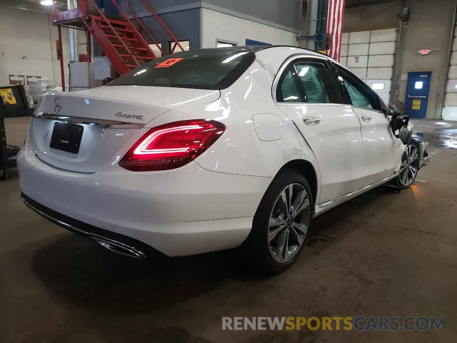 4 Photograph of a damaged car W1KWF8EB8MR646833 MERCEDES-BENZ C-CLASS 2021