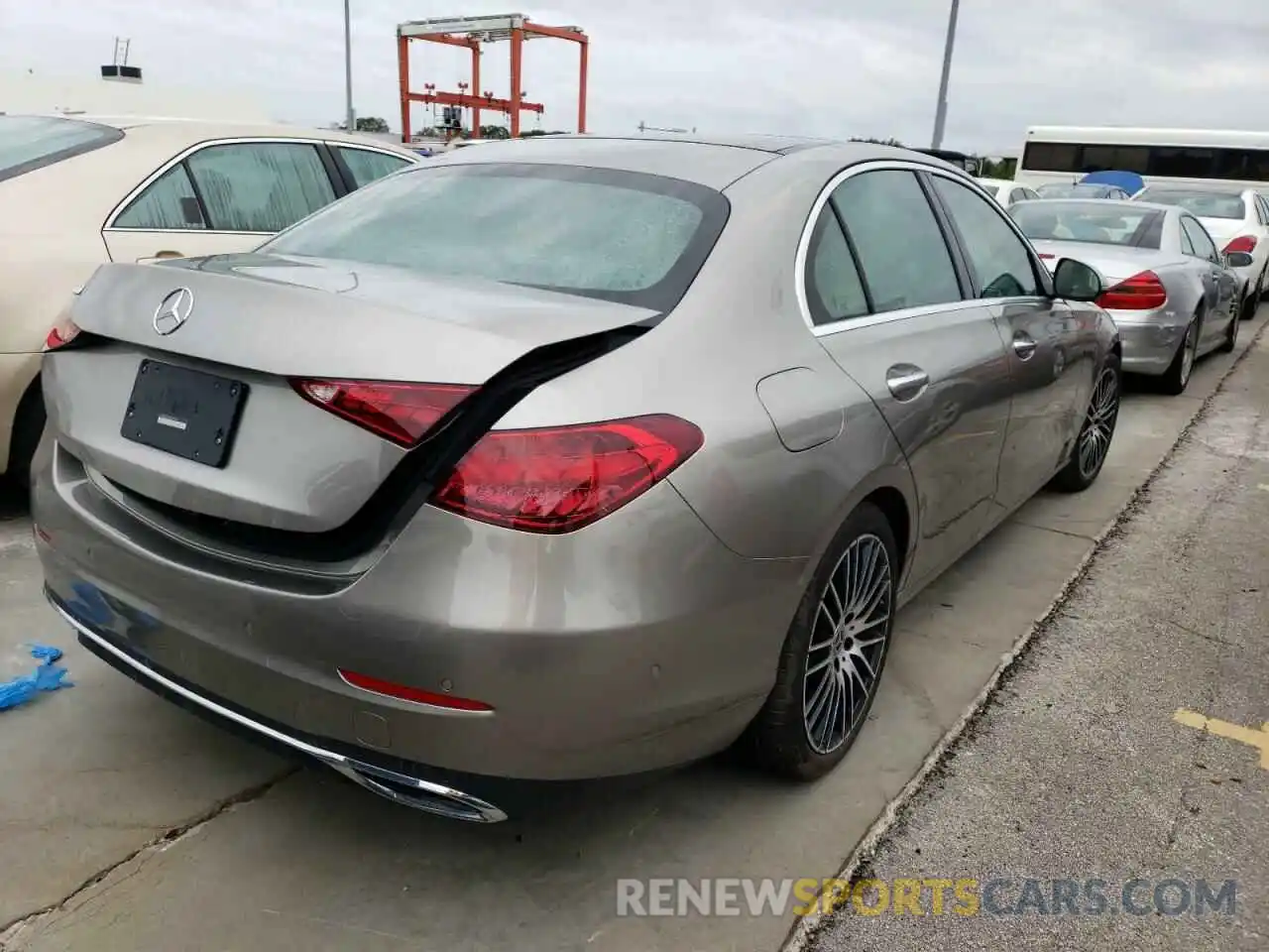 4 Photograph of a damaged car W1KAF4GB1NR017660 MERCEDES-BENZ C-CLASS 2022