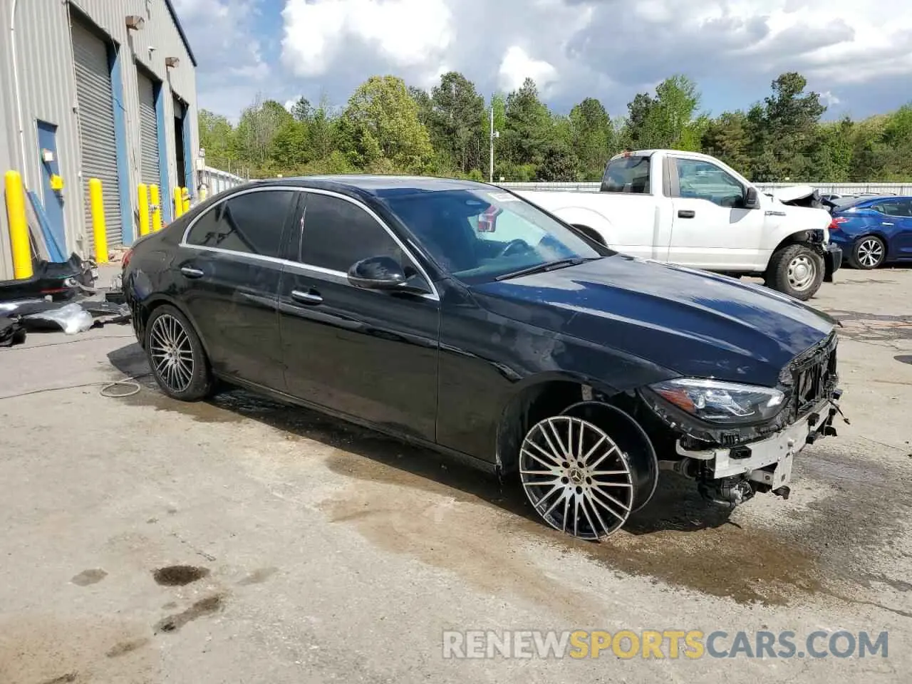 4 Photograph of a damaged car W1KAF4GB2NR050618 MERCEDES-BENZ C-CLASS 2022