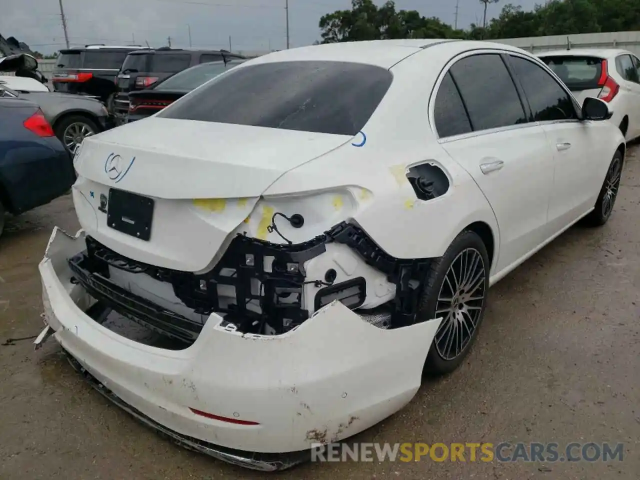 4 Photograph of a damaged car W1KAF4GBXNR055839 MERCEDES-BENZ C-CLASS 2022