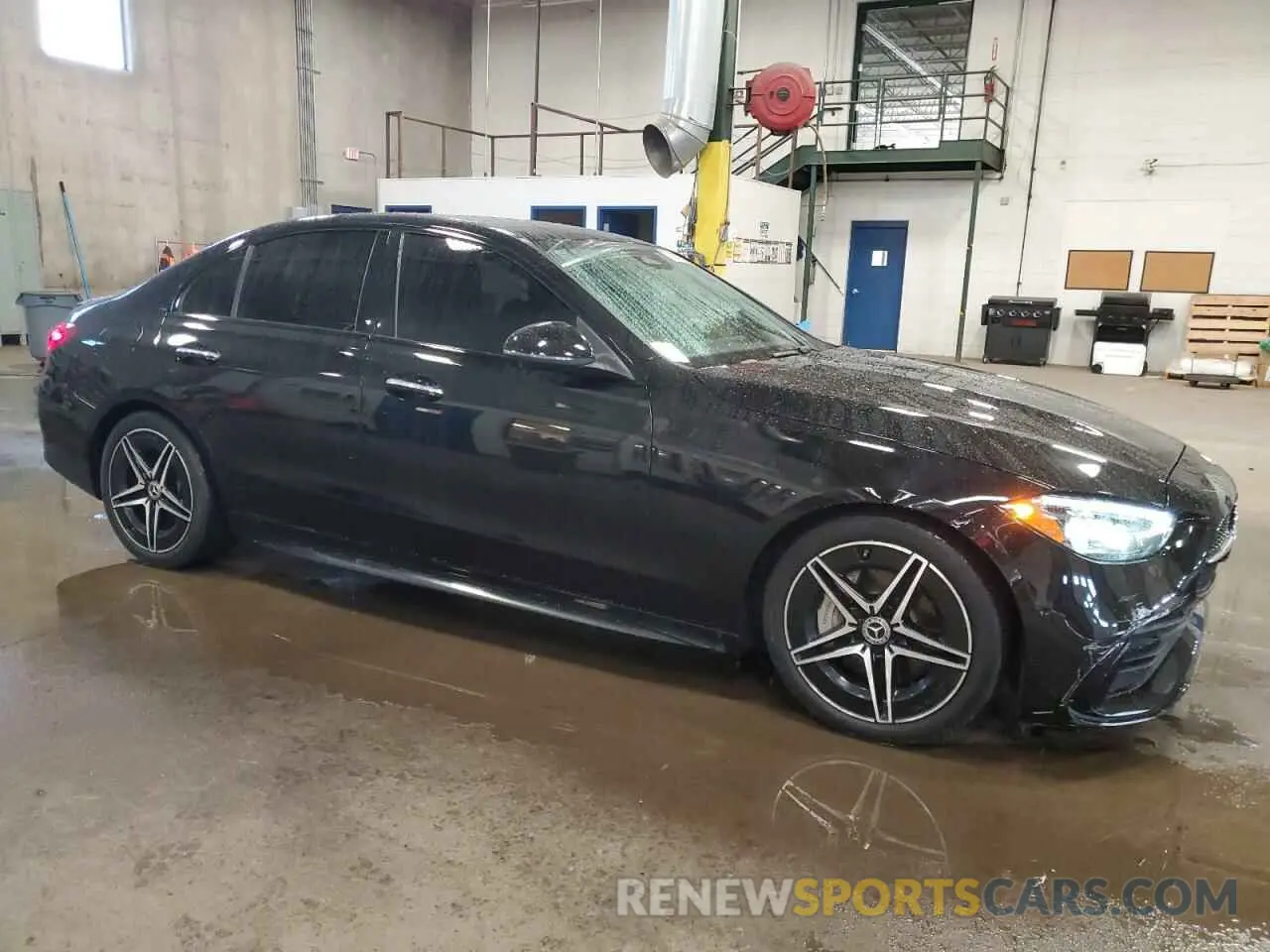4 Photograph of a damaged car W1KAF4HB3NR049962 MERCEDES-BENZ C-CLASS 2022