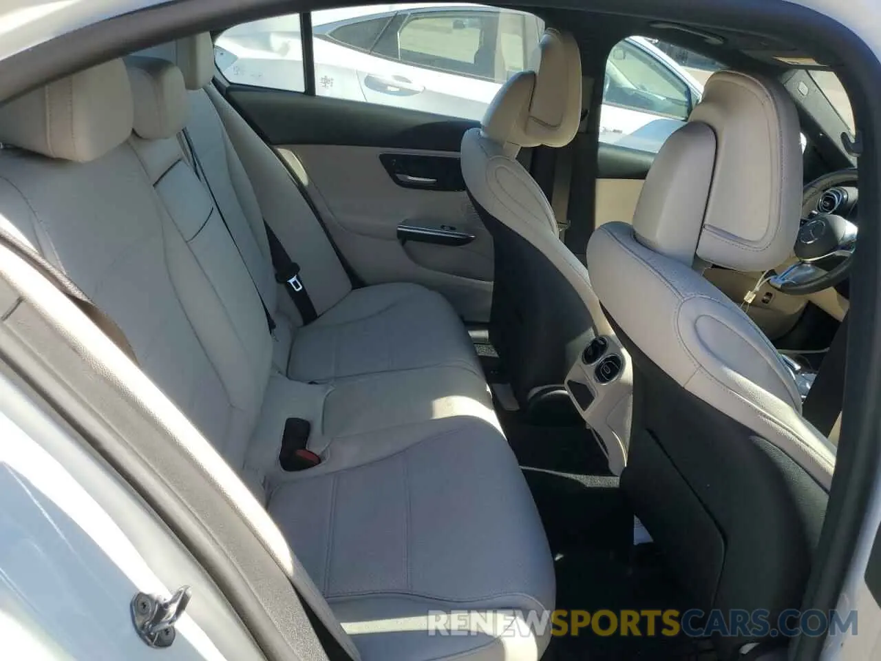 10 Photograph of a damaged car W1KAF4HB7NR036941 MERCEDES-BENZ C-CLASS 2022