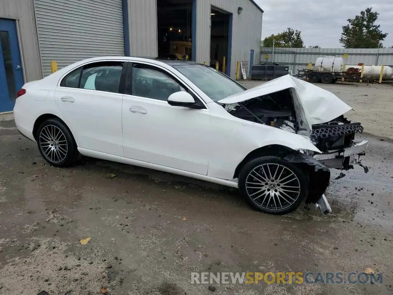 4 Photograph of a damaged car W1KAF4GB3RR188657 MERCEDES-BENZ C-CLASS 2024