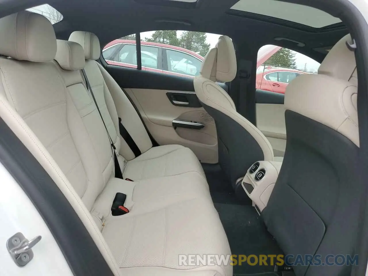 10 Photograph of a damaged car W1KAF4HBXRR226819 MERCEDES-BENZ C-CLASS 2024