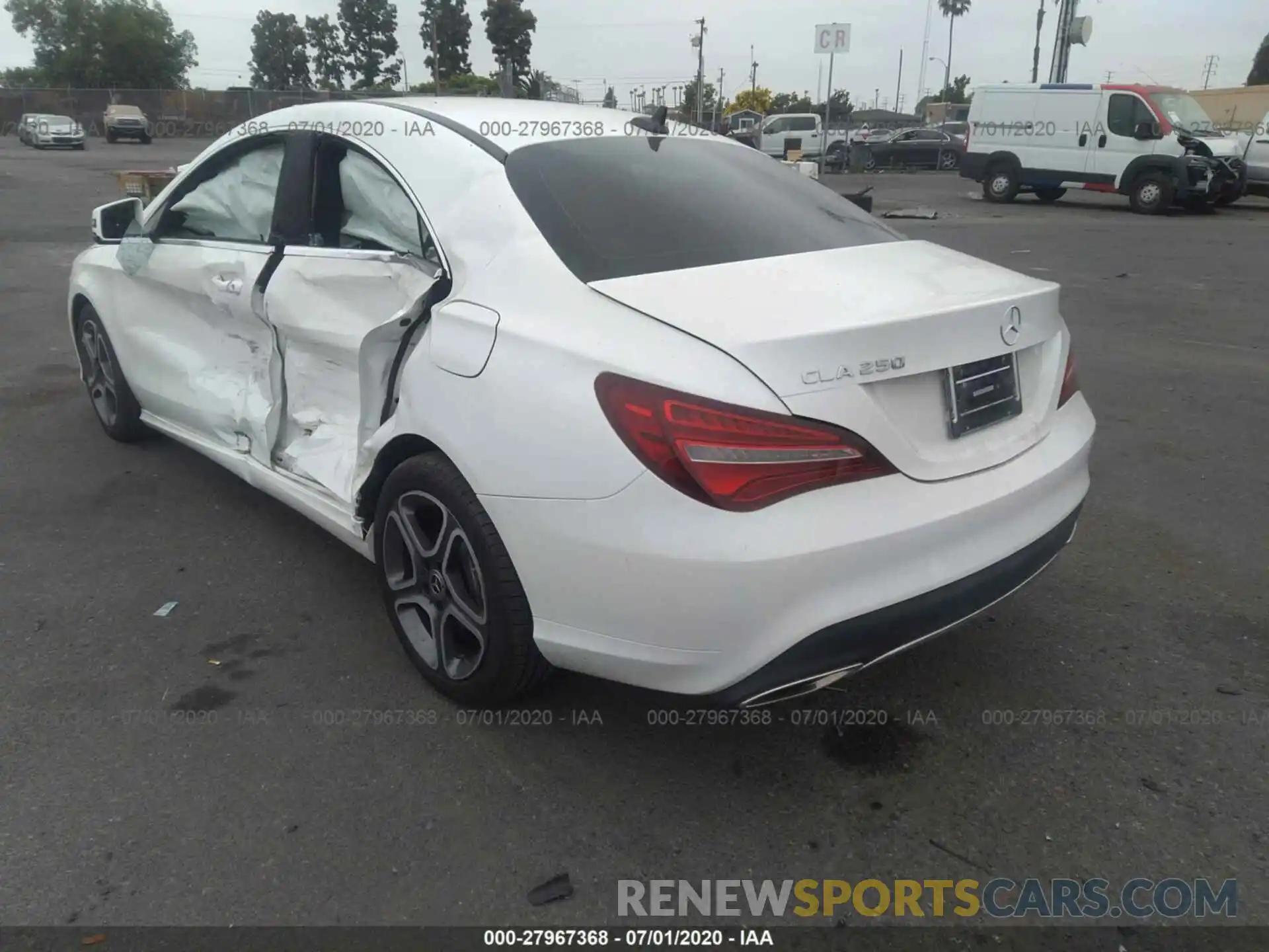 3 Photograph of a damaged car WDDSJ4EB0KN724595 MERCEDES-BENZ CLA 2019