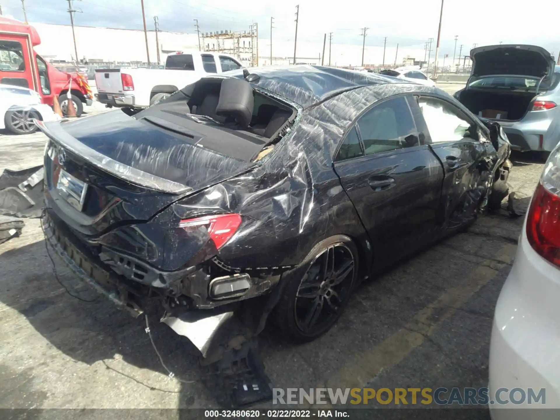 4 Photograph of a damaged car WDDSJ4EB0KN776356 MERCEDES-BENZ CLA 2019