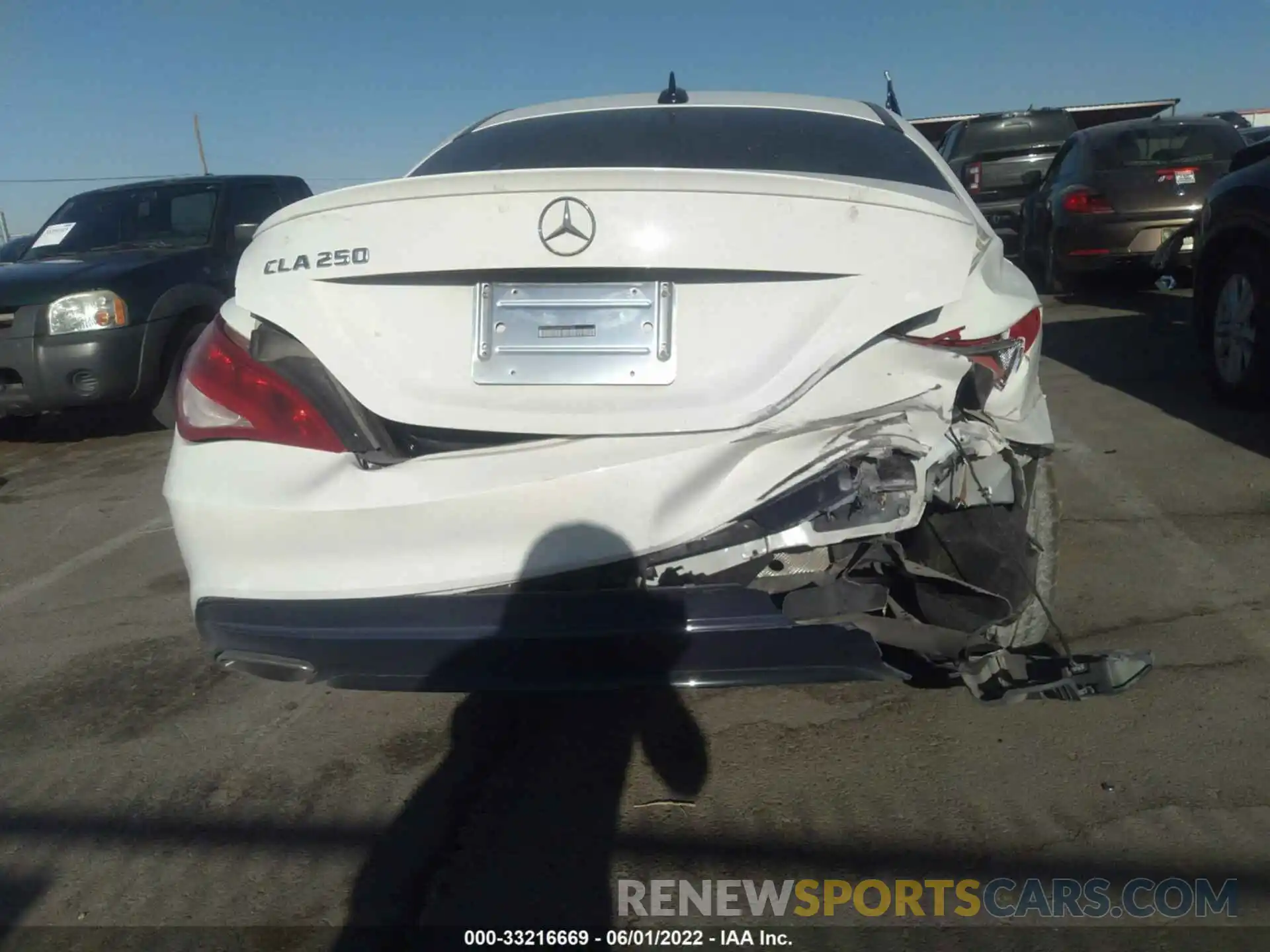 12 Photograph of a damaged car WDDSJ4EB4KN709386 MERCEDES-BENZ CLA 2019