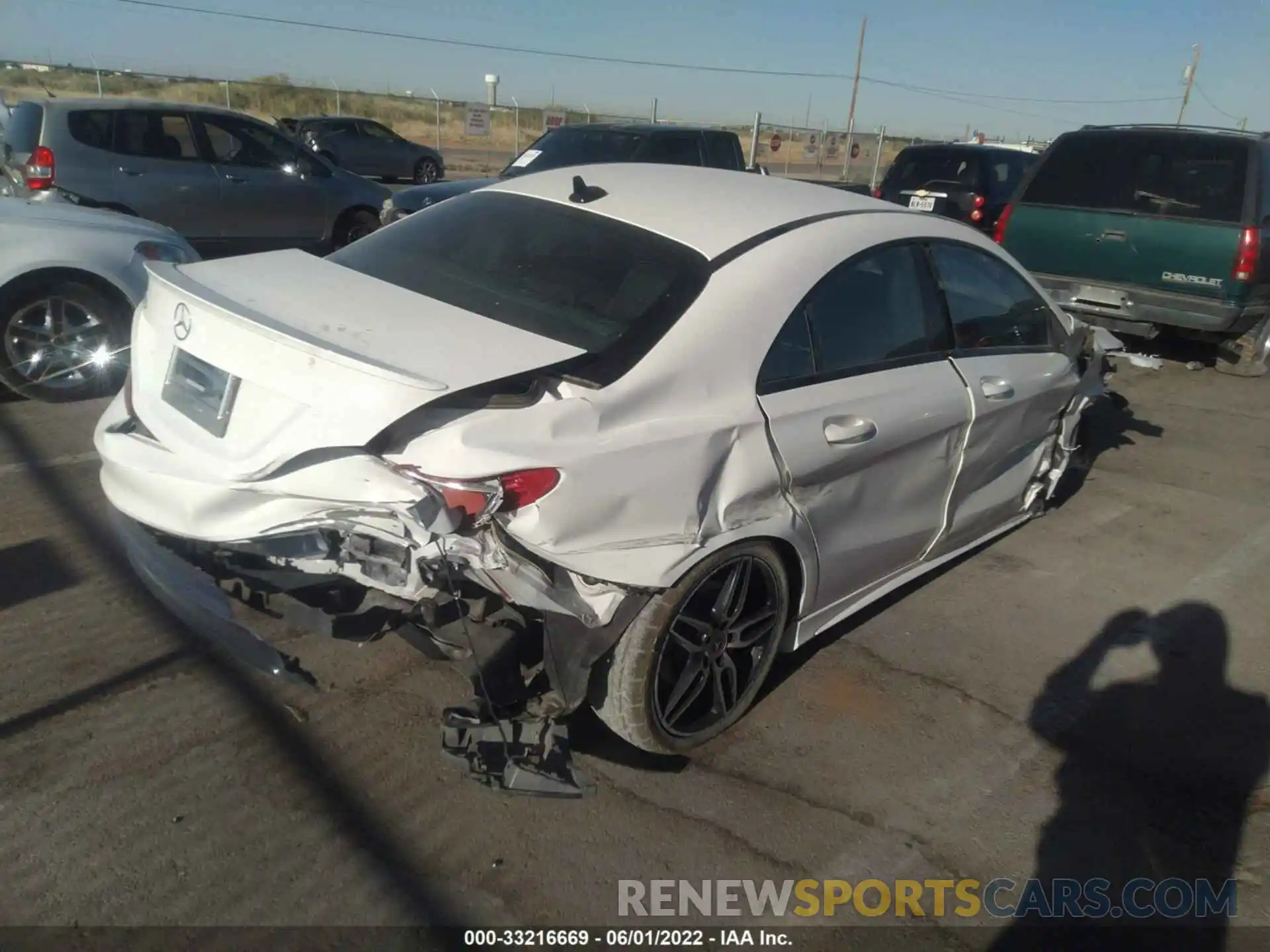 4 Photograph of a damaged car WDDSJ4EB4KN709386 MERCEDES-BENZ CLA 2019