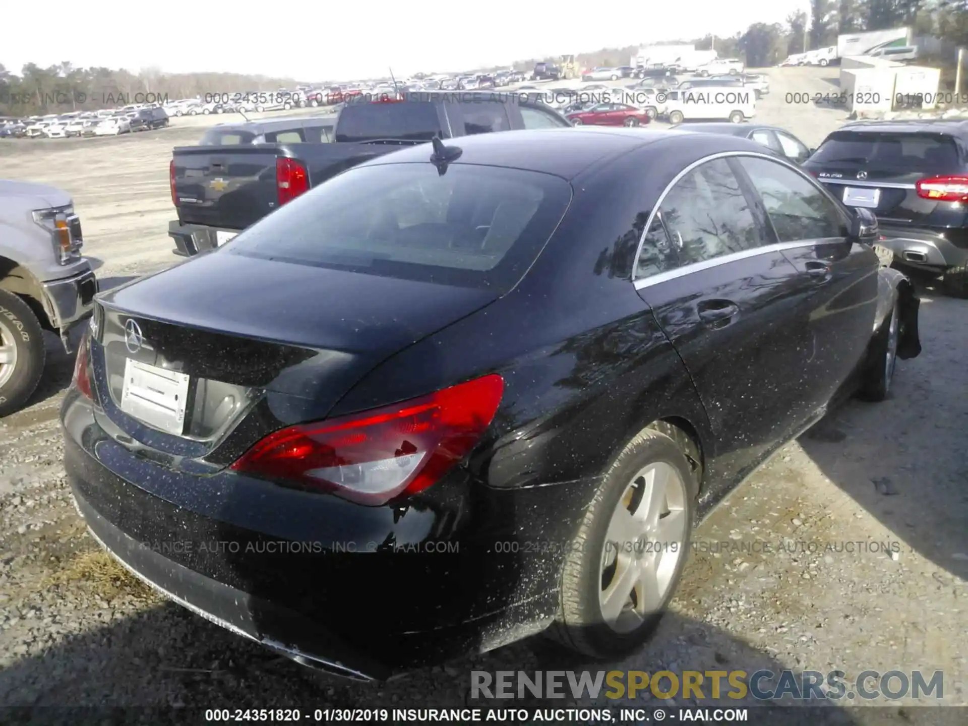 4 Photograph of a damaged car WDDSJ4EB5KN738475 MERCEDES-BENZ CLA 2019