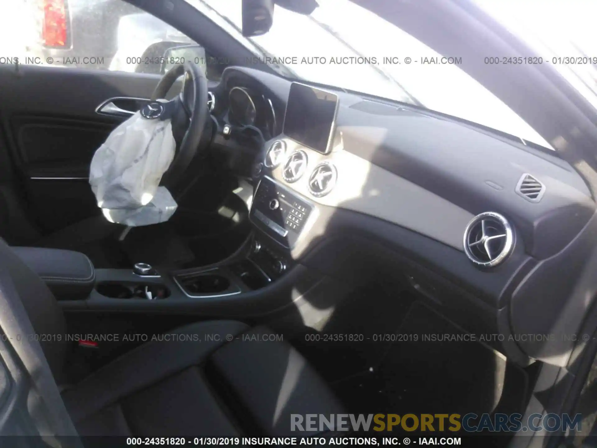 5 Photograph of a damaged car WDDSJ4EB5KN738475 MERCEDES-BENZ CLA 2019