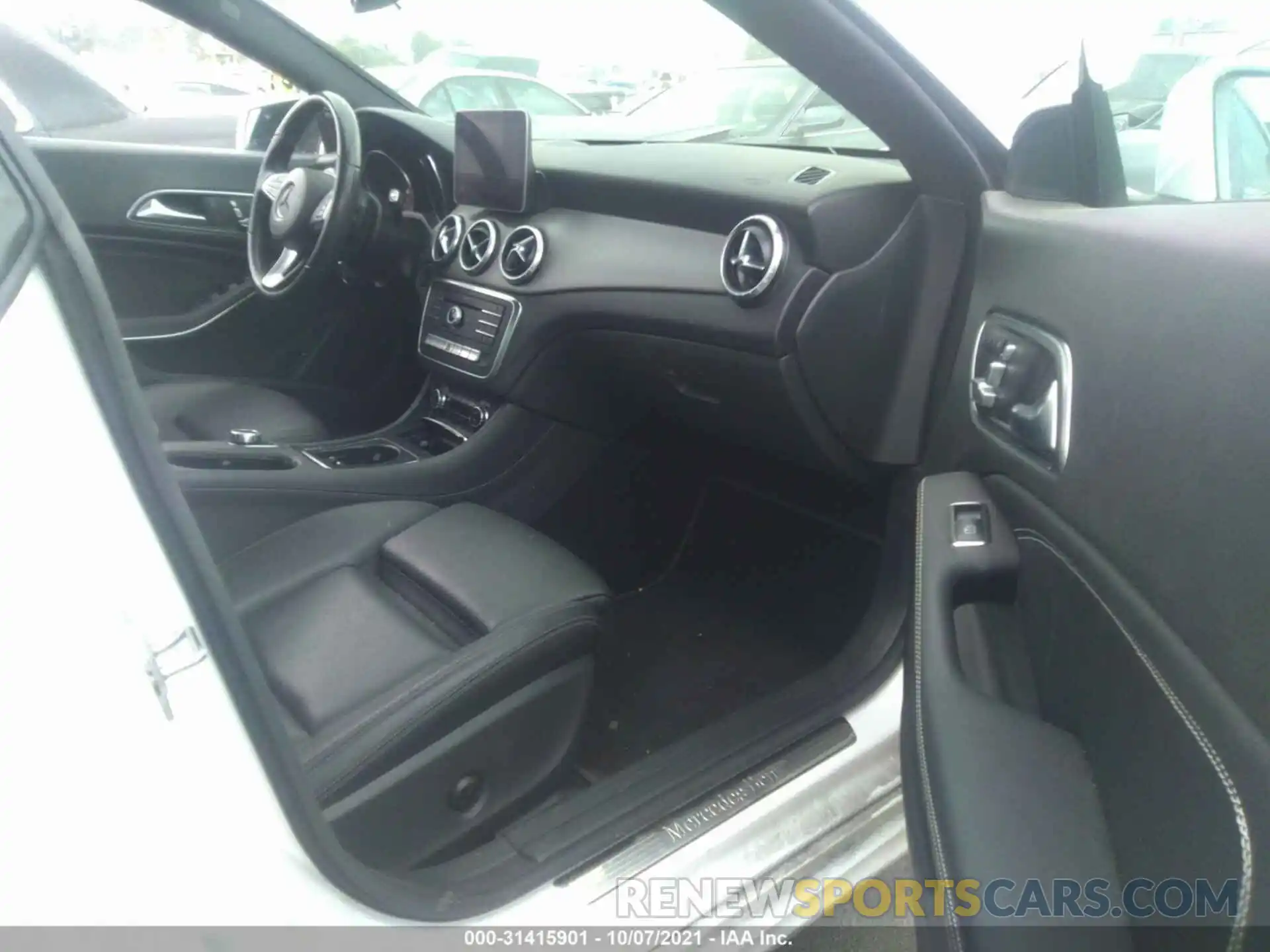 5 Photograph of a damaged car WDDSJ4EB6KN739828 MERCEDES-BENZ CLA 2019