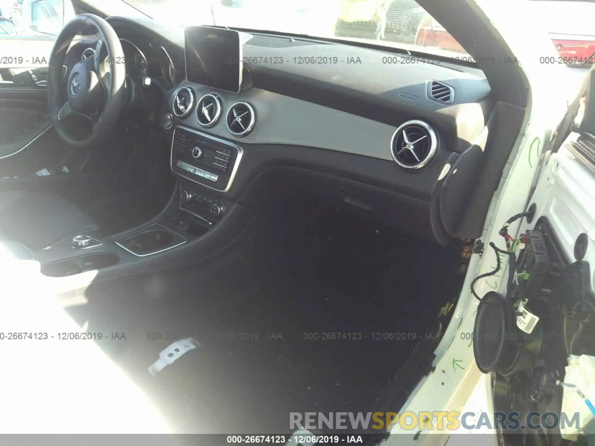 5 Photograph of a damaged car WDDSJ4EB8KN700898 MERCEDES-BENZ CLA 2019