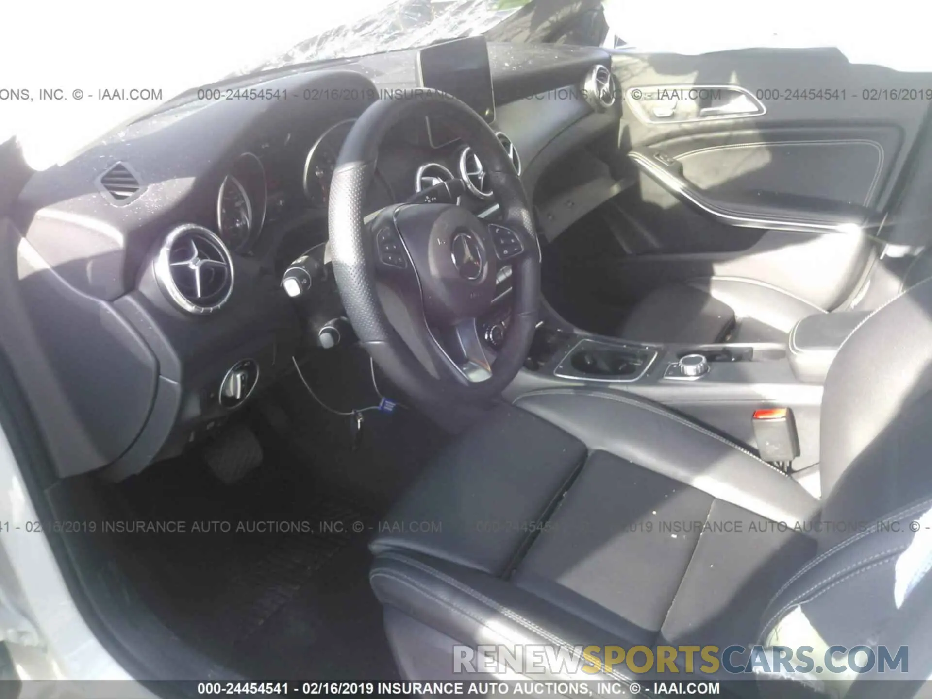 5 Photograph of a damaged car WDDSJ4EB8KN713893 MERCEDES-BENZ CLA 2019