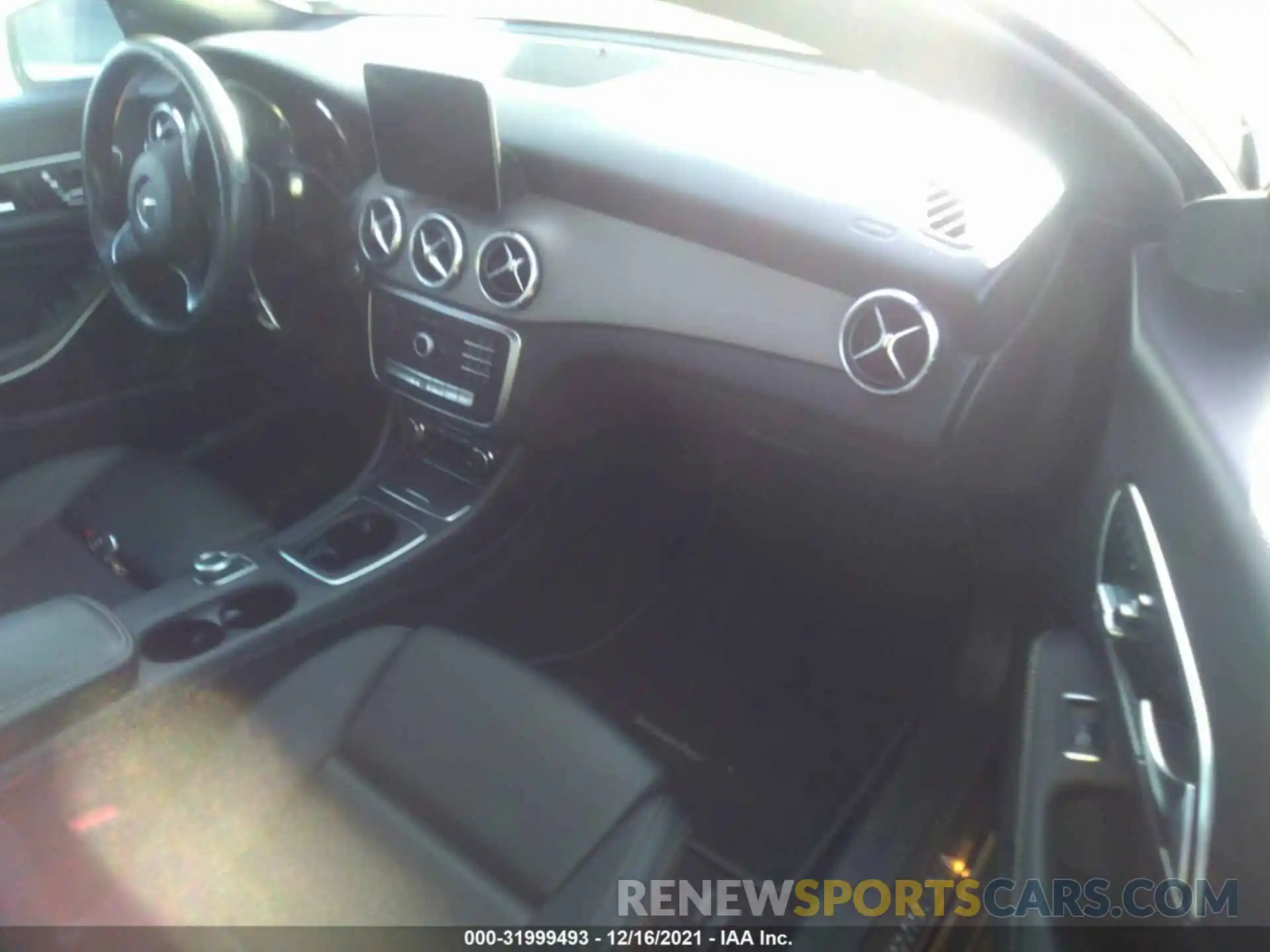 5 Photograph of a damaged car WDDSJ4EBXKN729268 MERCEDES-BENZ CLA 2019