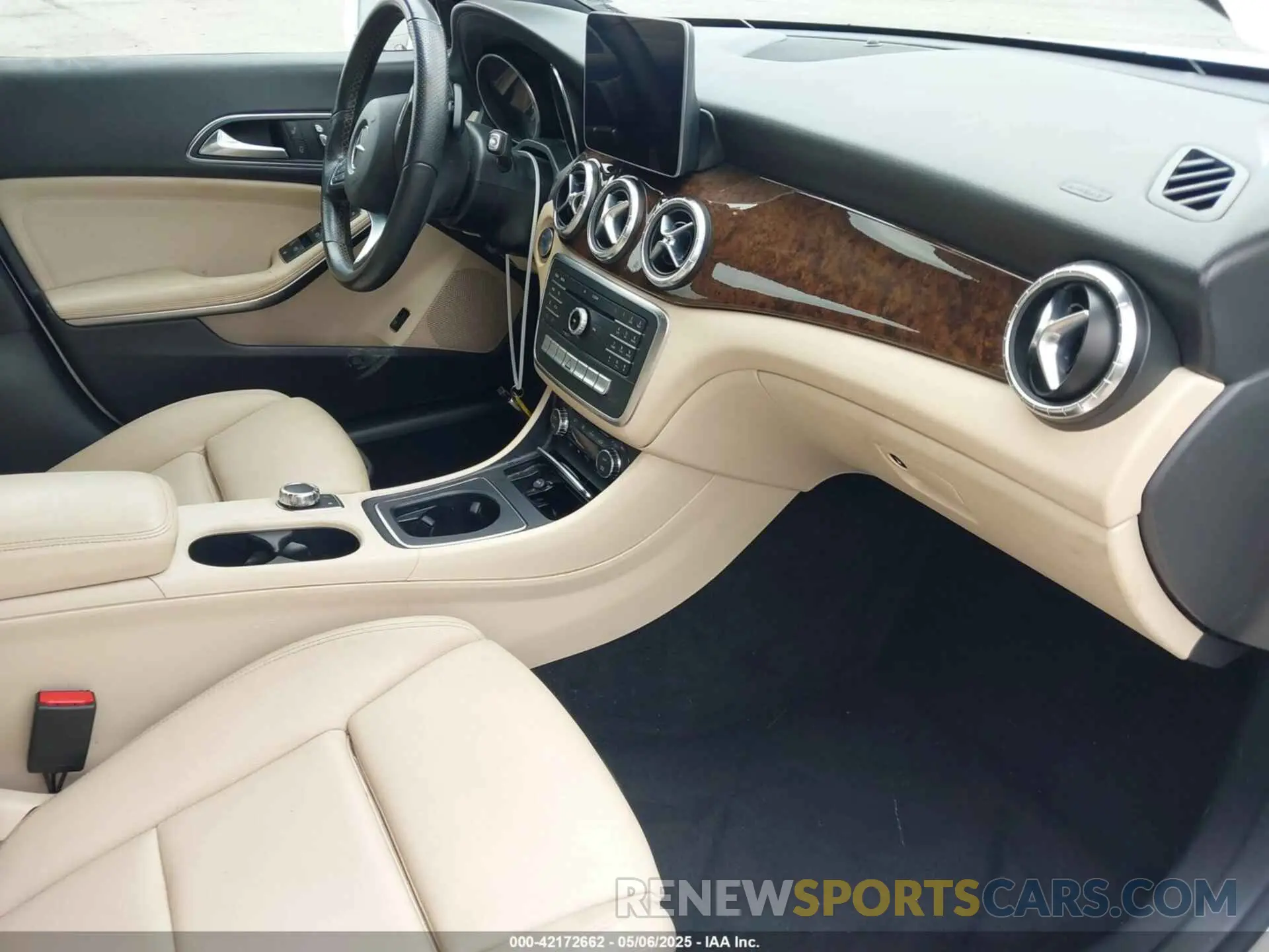 5 Photograph of a damaged car WDDSJ4EB0KN749822 MERCEDES-BENZ CLA 250 2019