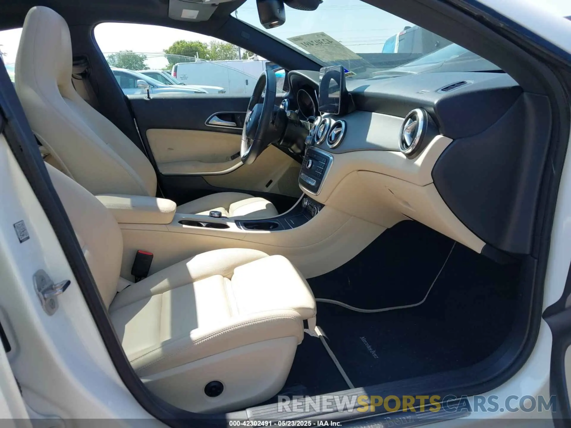 5 Photograph of a damaged car WDDSJ4EB1KN726095 MERCEDES-BENZ CLA 250 2019