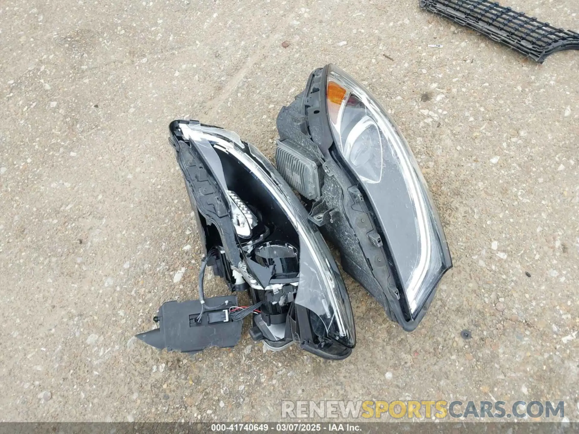 18 Photograph of a damaged car WDDSJ4EB6KN708160 MERCEDES-BENZ CLA 250 2019