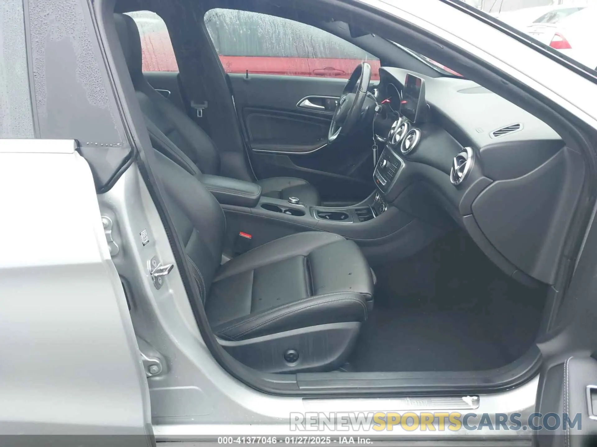 5 Photograph of a damaged car WDDSJ4EB6KN722477 MERCEDES-BENZ CLA 250 2019