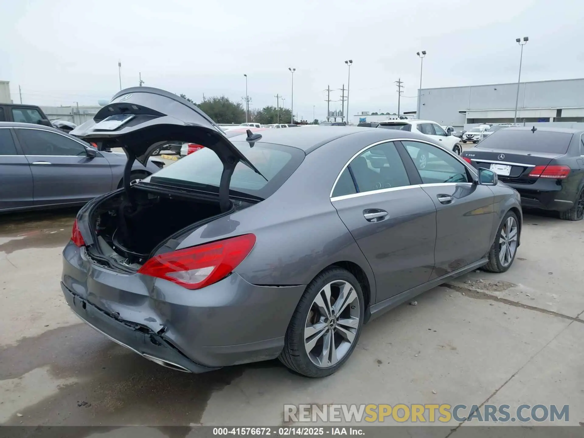 4 Photograph of a damaged car WDDSJ4EB6KN757732 MERCEDES-BENZ CLA 250 2019