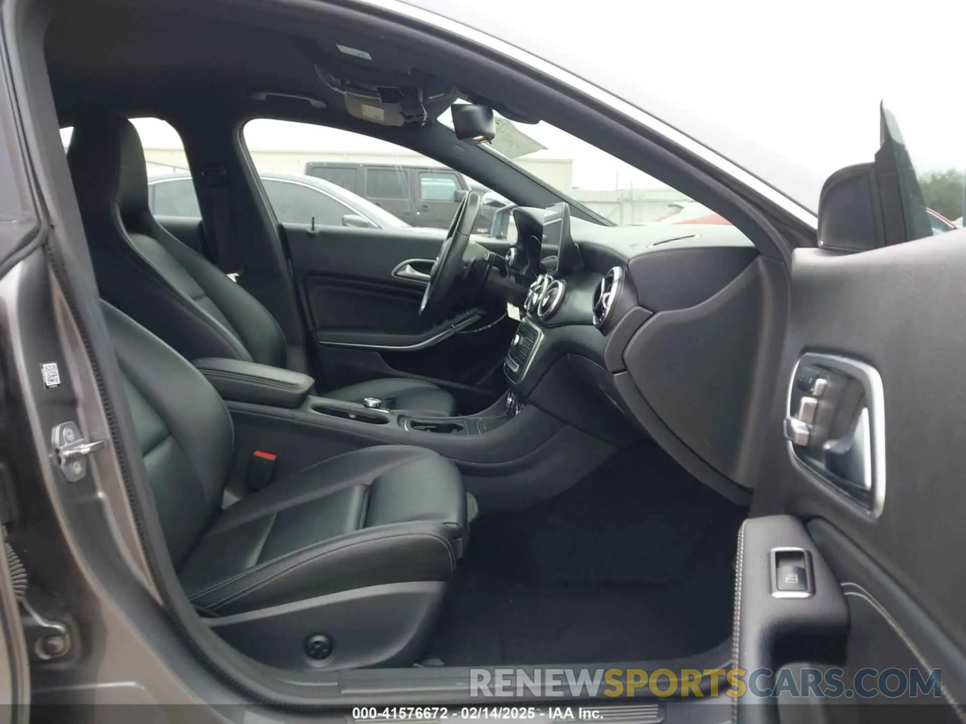 5 Photograph of a damaged car WDDSJ4EB6KN757732 MERCEDES-BENZ CLA 250 2019