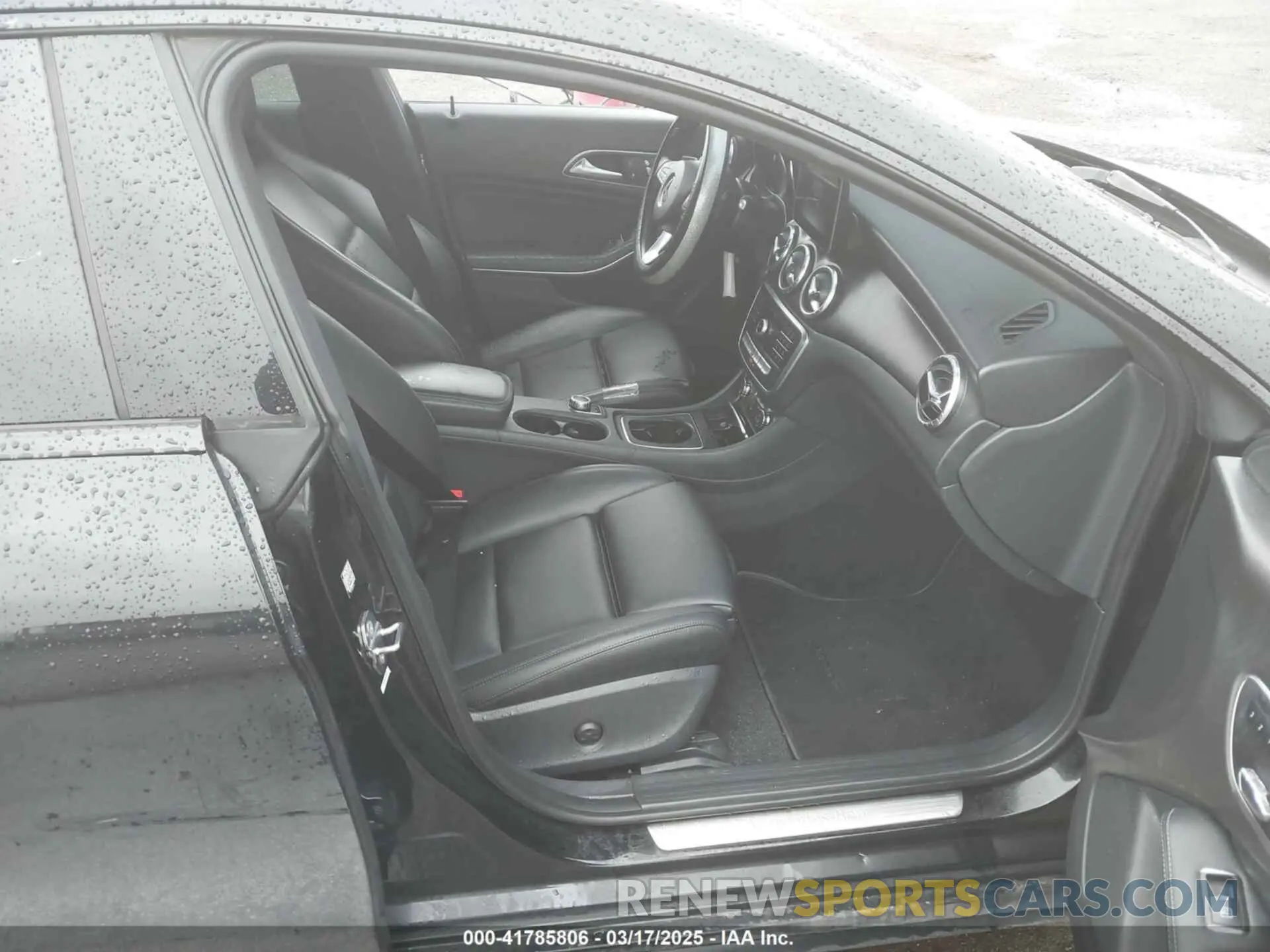 5 Photograph of a damaged car WDDSJ4GB3KN699561 MERCEDES-BENZ CLA 250 2019
