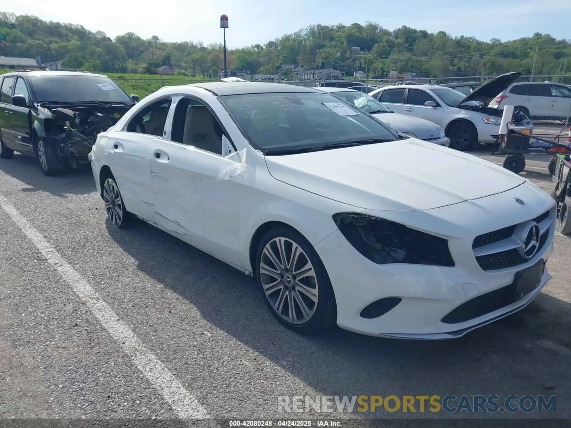 1 Photograph of a damaged car WDDSJ4GB9KN743255 MERCEDES-BENZ CLA 250 2019