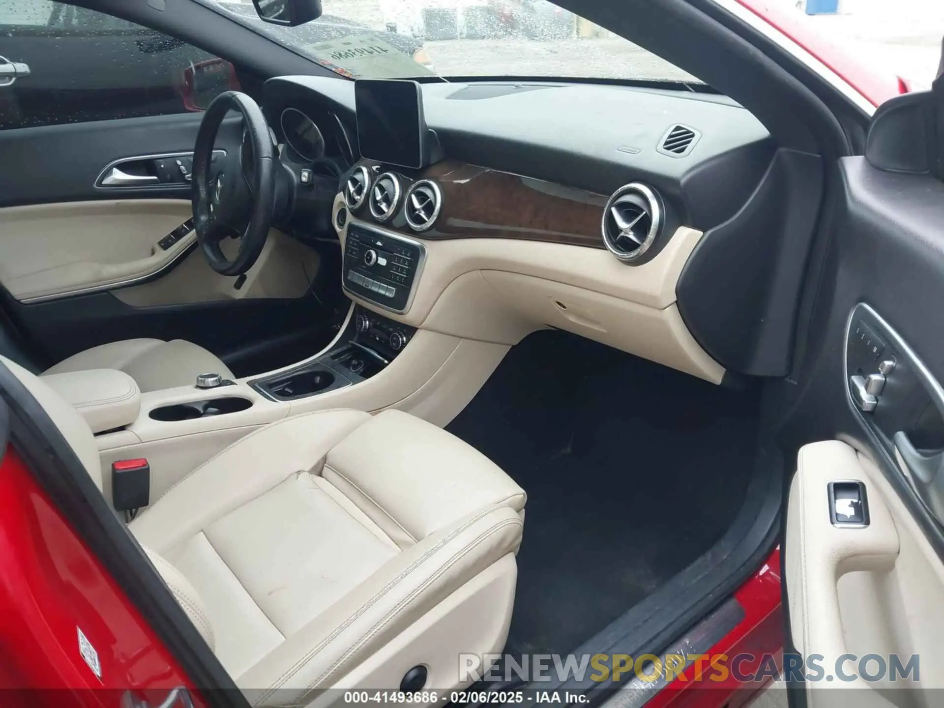 5 Photograph of a damaged car WDDSJ4GBXKN698908 MERCEDES-BENZ CLA 250 2019