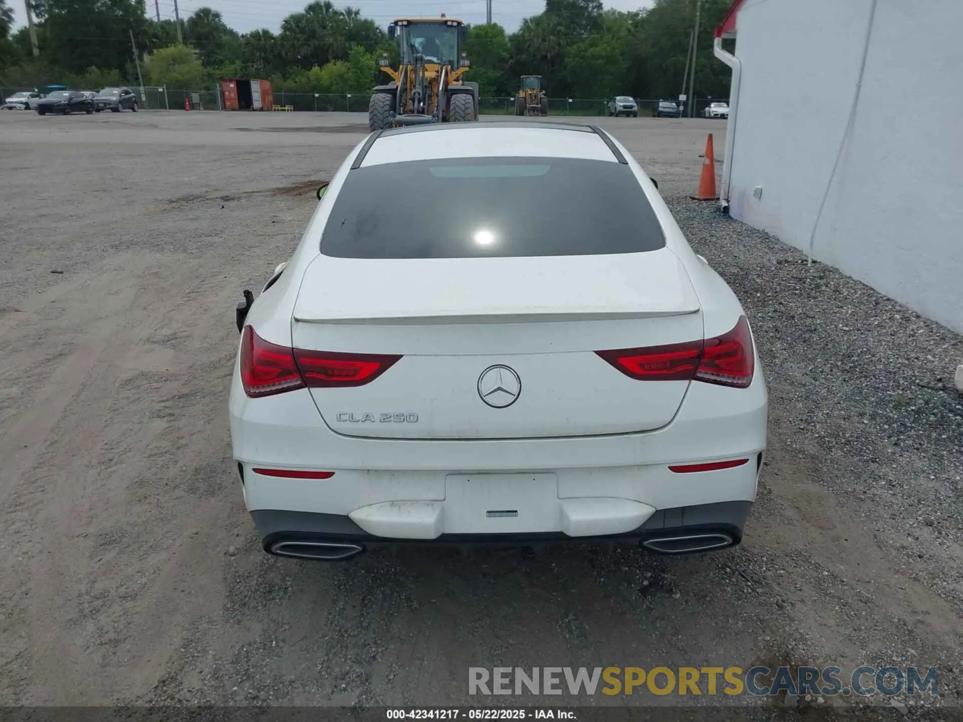 16 Photograph of a damaged car W1K5J4GB1LN091102 MERCEDES-BENZ CLA 250 2020