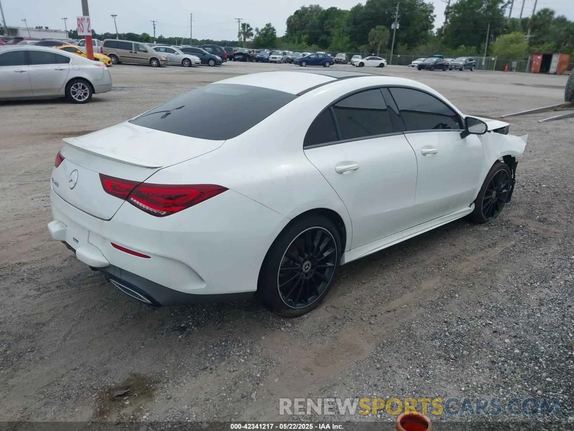 4 Photograph of a damaged car W1K5J4GB1LN091102 MERCEDES-BENZ CLA 250 2020