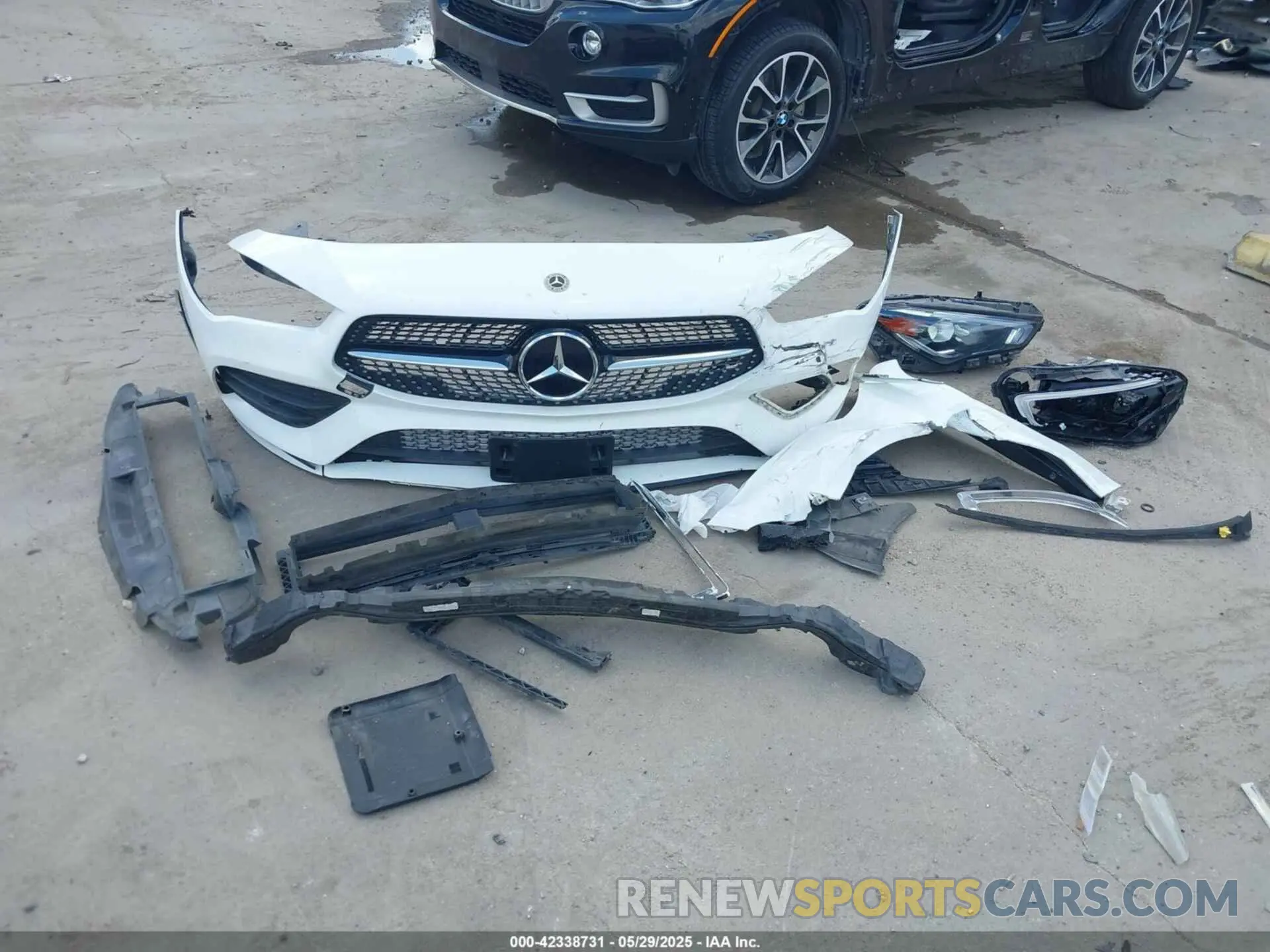 12 Photograph of a damaged car W1K5J4GB4LN102187 MERCEDES-BENZ CLA 250 2020