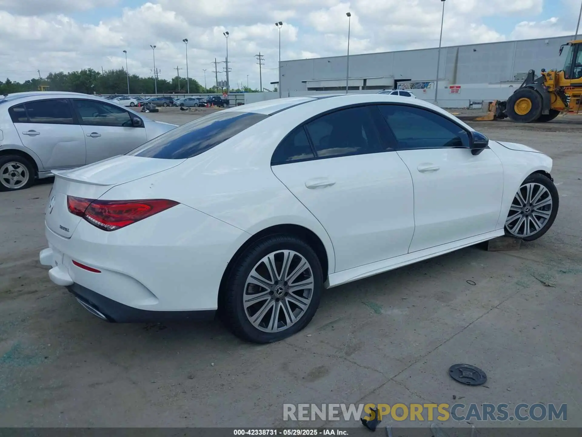 4 Photograph of a damaged car W1K5J4GB4LN102187 MERCEDES-BENZ CLA 250 2020