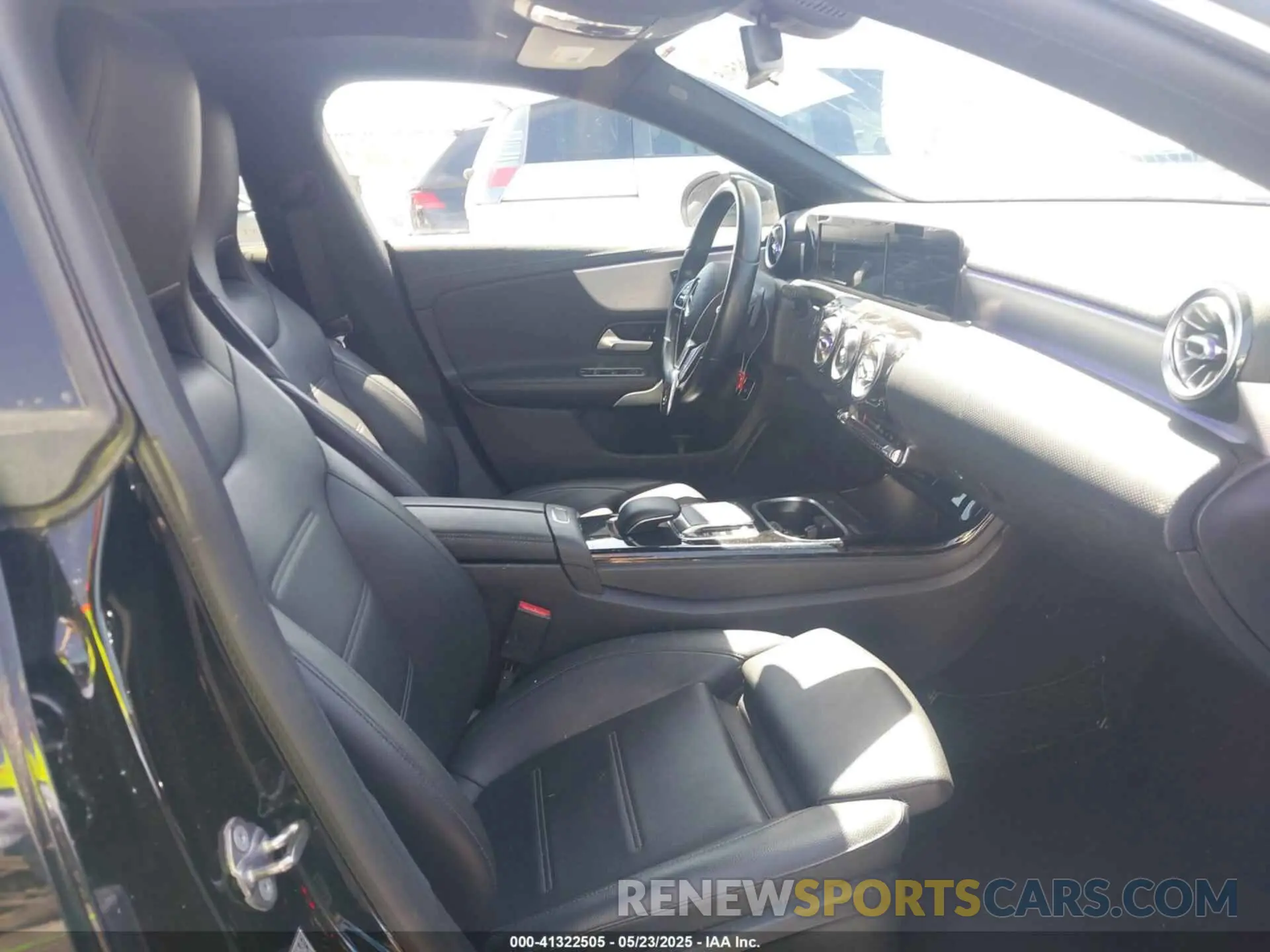 5 Photograph of a damaged car W1K5J4GB4LN108944 MERCEDES-BENZ CLA 250 2020