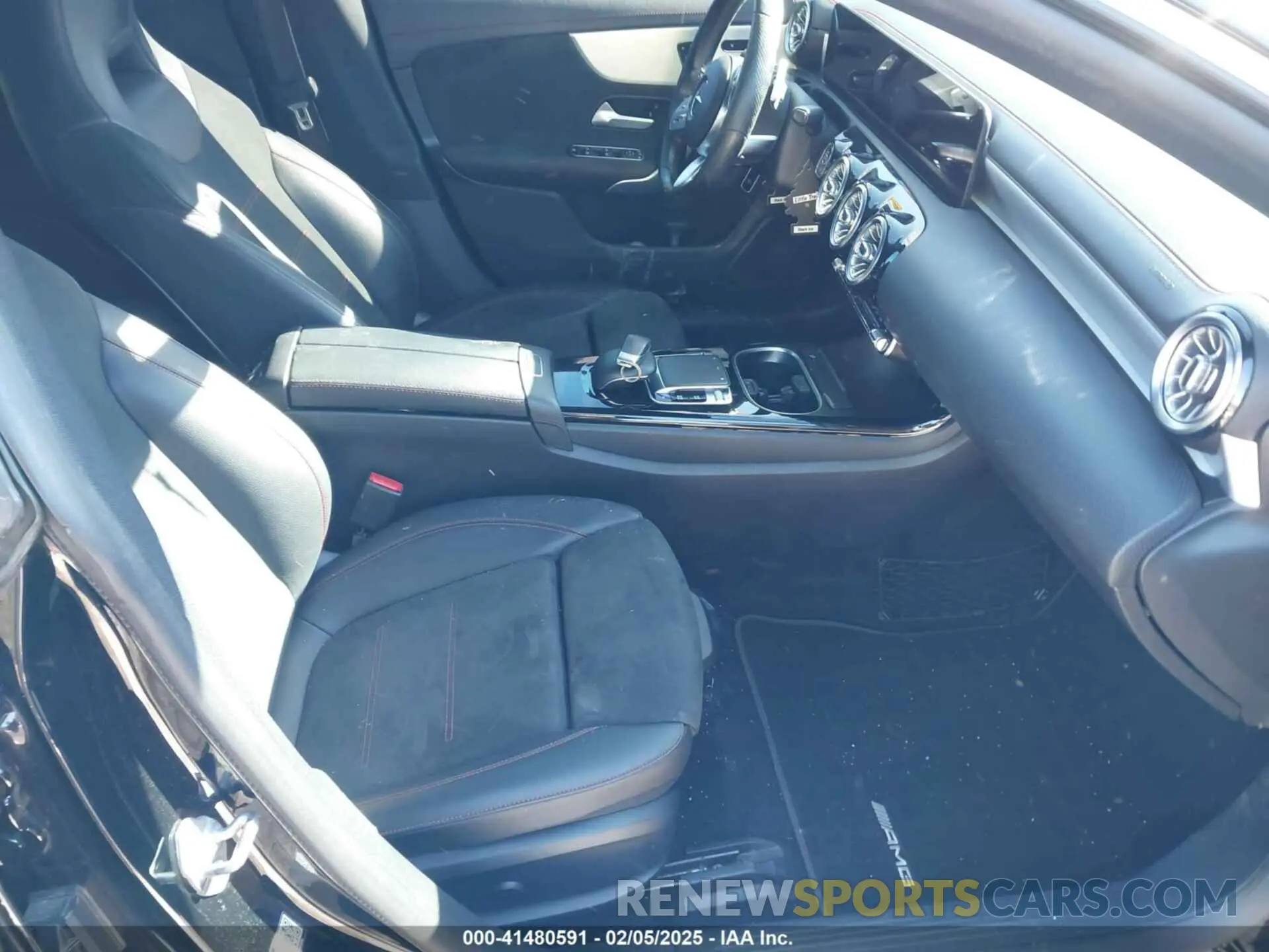 5 Photograph of a damaged car W1K5J4HB3LN087535 MERCEDES-BENZ CLA 250 2020