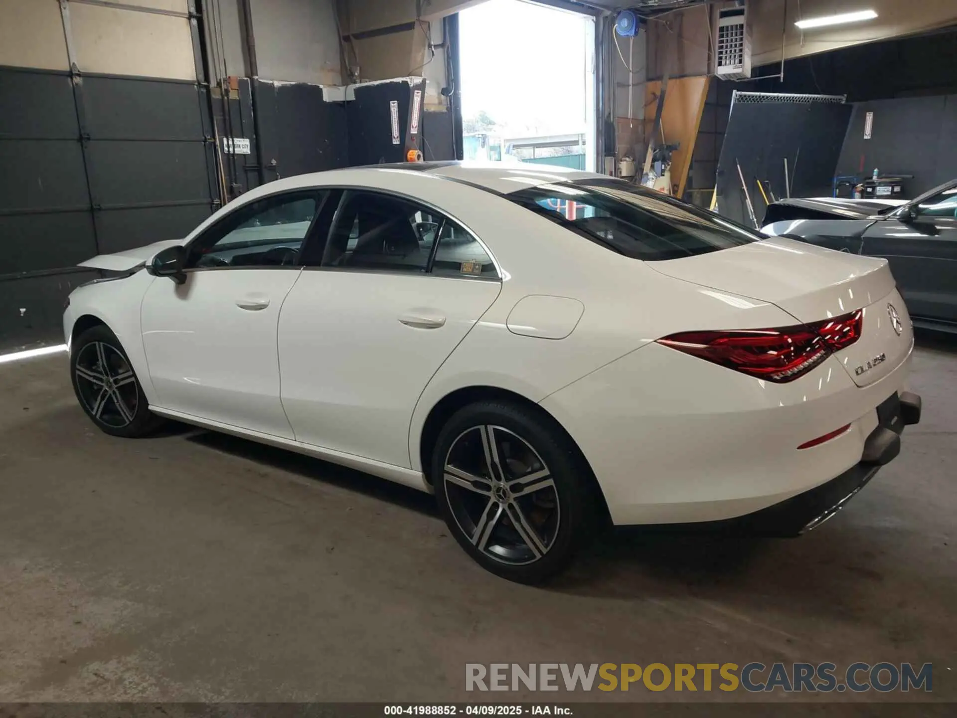3 Photograph of a damaged car W1K5J4HB6LN119880 MERCEDES-BENZ CLA 250 2020