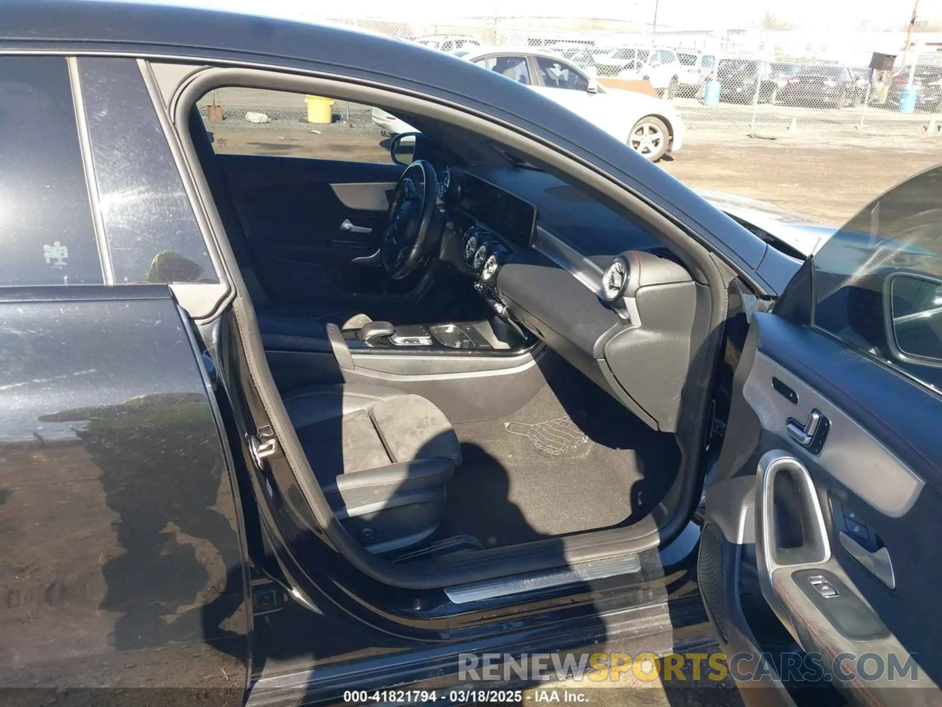 5 Photograph of a damaged car W1K5J4HBXLN127562 MERCEDES-BENZ CLA 250 2020